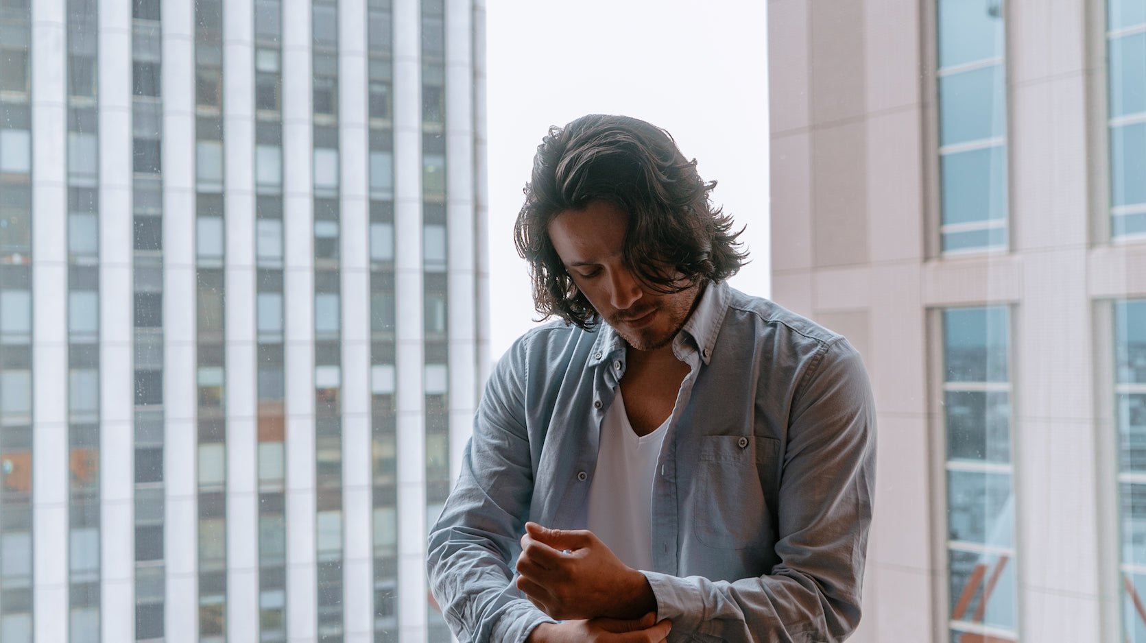 Sweat proof clothing. No sweat clothing. Clothes for sweaty guys. Sweat proof clothes. Anti sweat clothes. Sweat resistant clothing. Anti sweat clothing. Clothes that don’t show sweat. Hyperhidrosis clothing. Sweatproof clothes. Sweat absorbing clothes